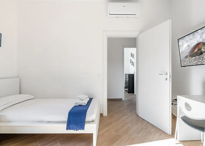 Guesthost - Charming Hideaway In - X4 * Florenz