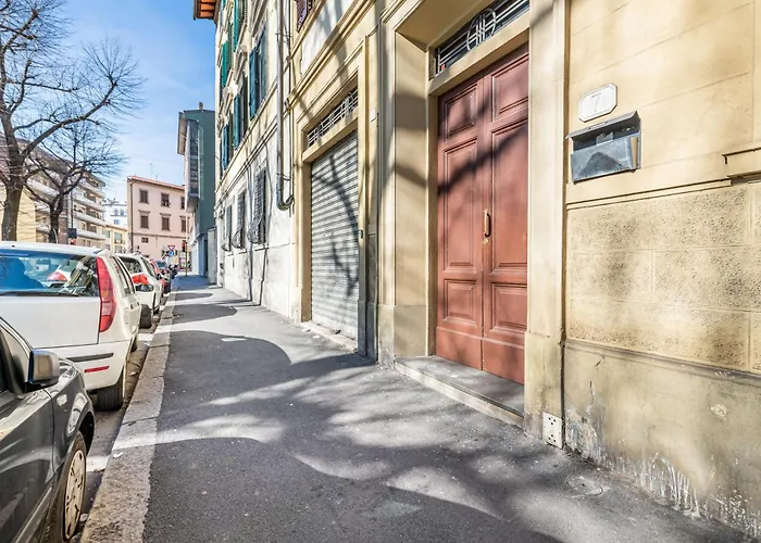 Guesthost - Charming Hideaway In - X4 Apartment Florenz